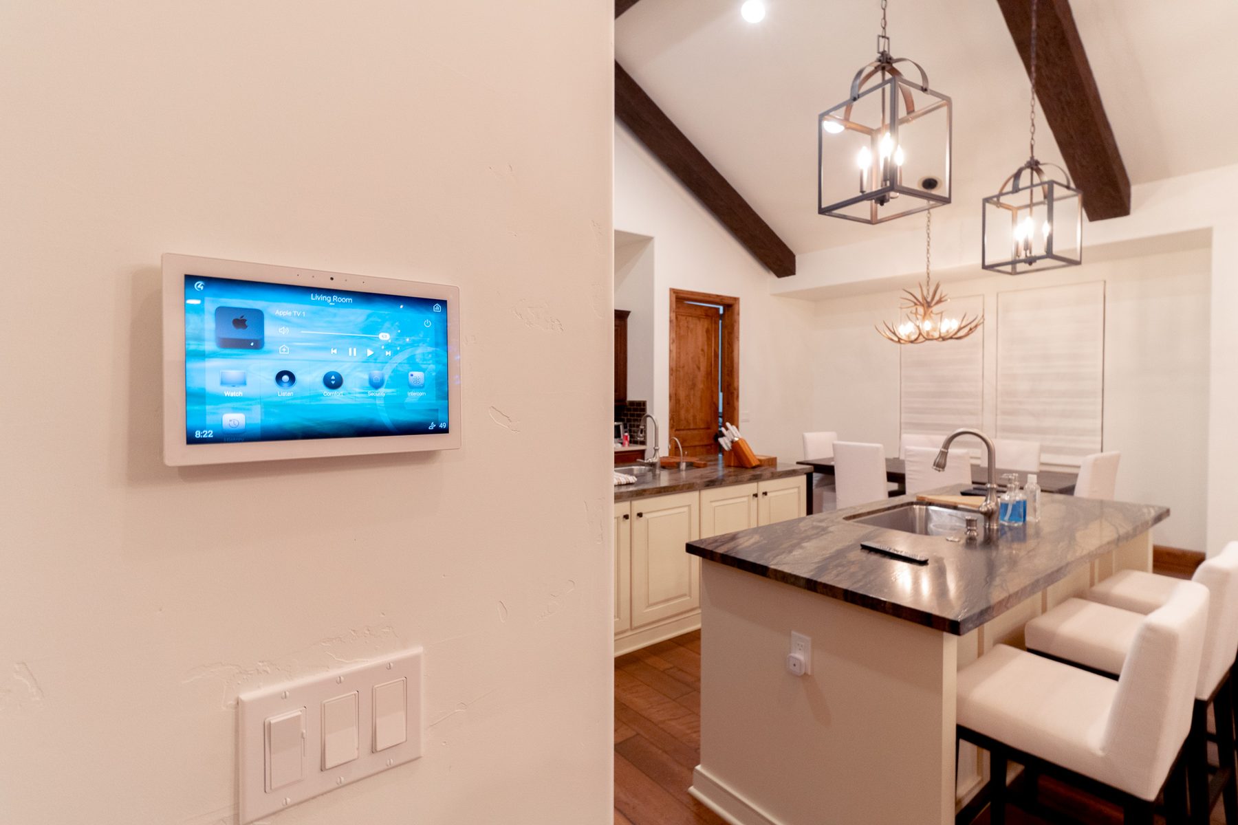 Wall-mounted smart home touch panel